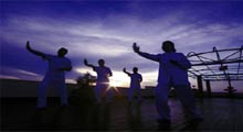 halong-emotion-cruise-tai-chi